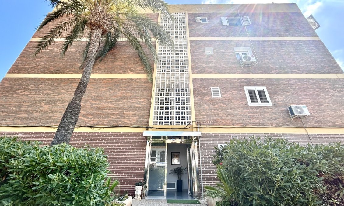 Használt Ingatlanok - Apartman -
La Zenia - Costa Blanca