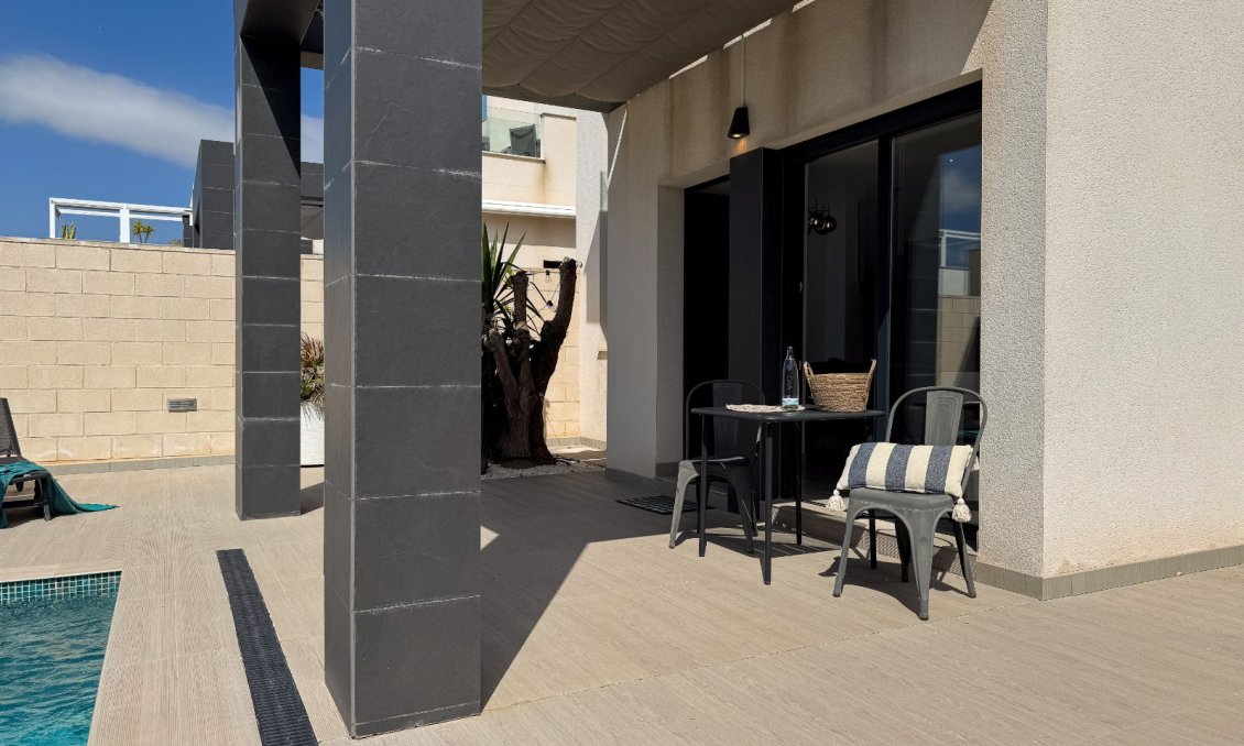 Használt Ingatlanok - Villa -
Rojales - Inland