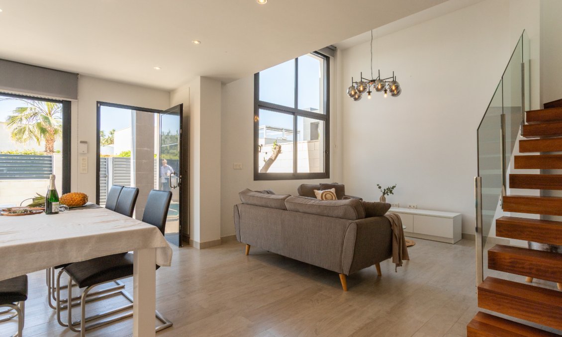 Használt Ingatlanok - Villa -
Rojales - Inland