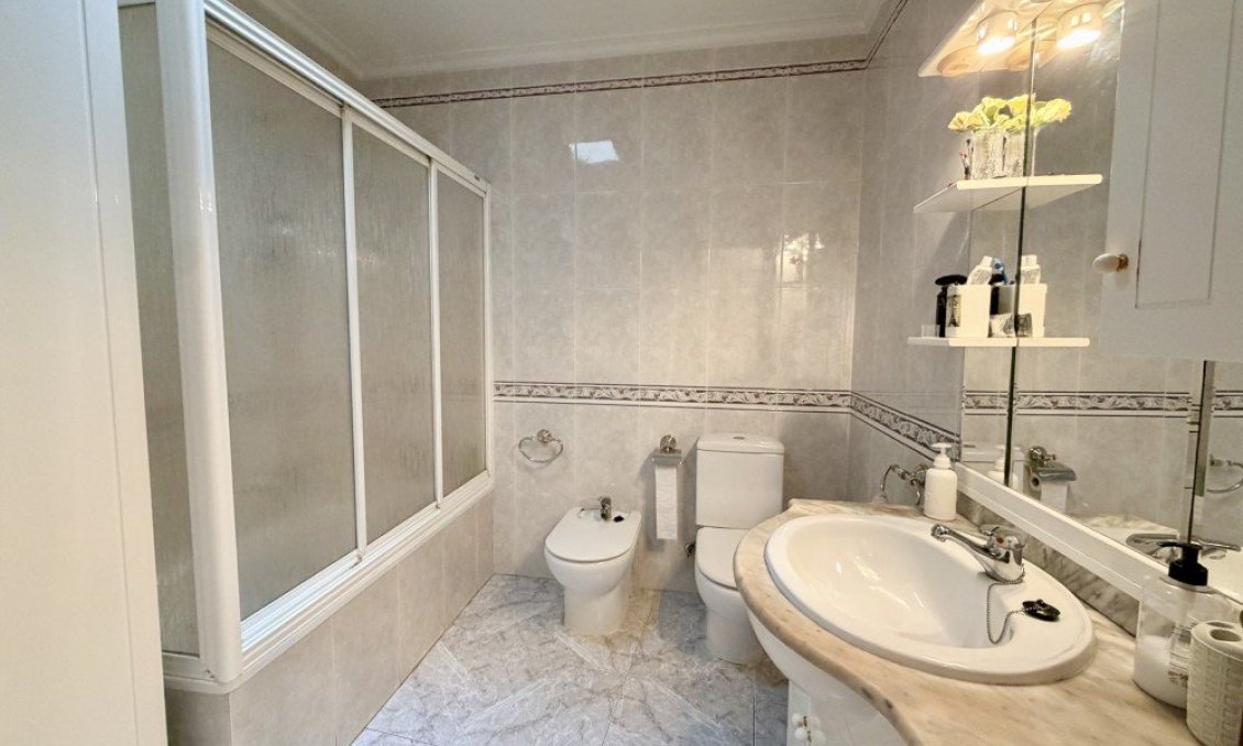 Revânzare - Apartament -
Torrevieja - Costa Blanca