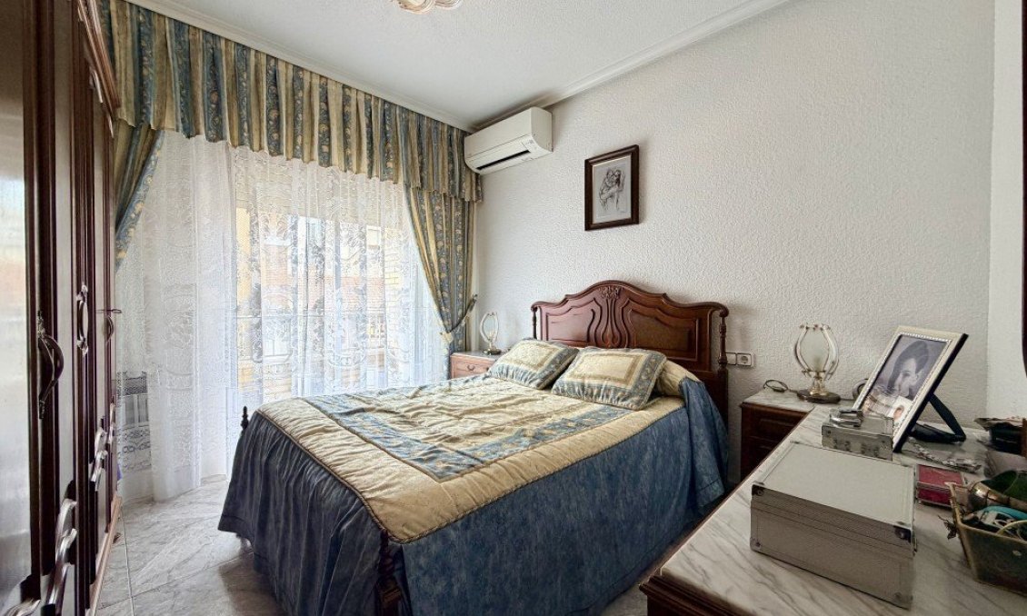 Revânzare - Apartament -
Torrevieja - Costa Blanca