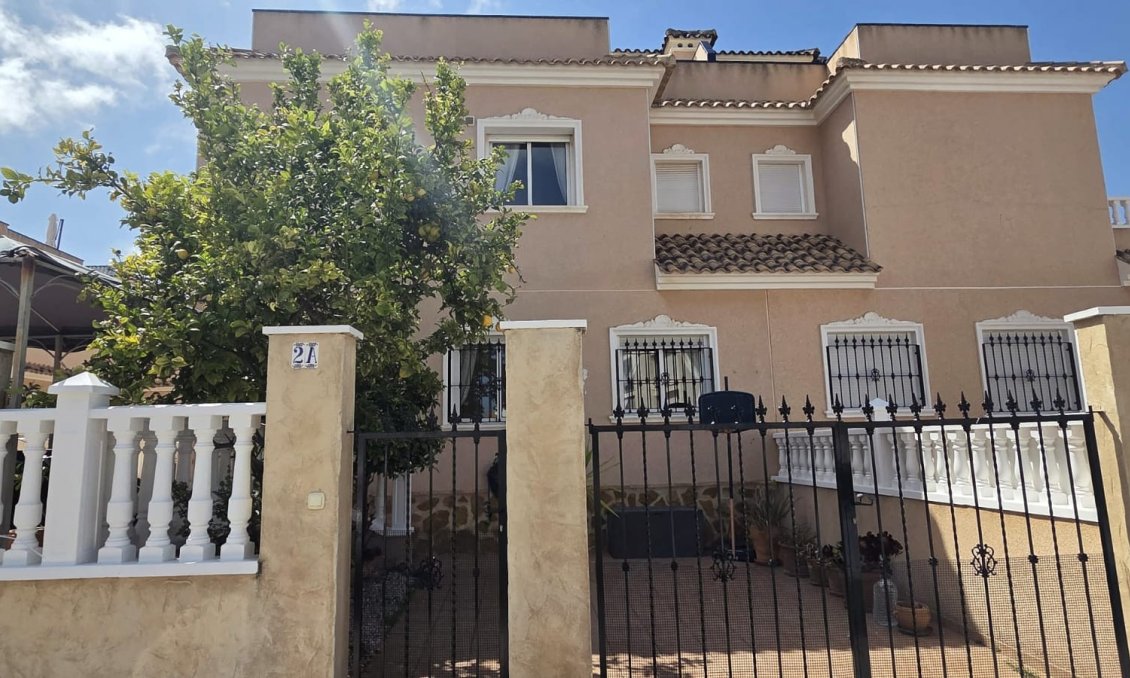 Revente - Villa -
Orihuela Costa - Costa Blanca