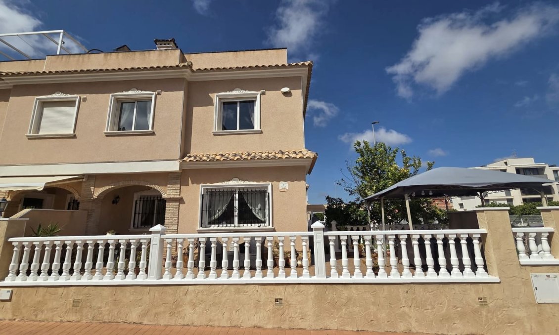 Revente - Villa -
Orihuela Costa - Costa Blanca
