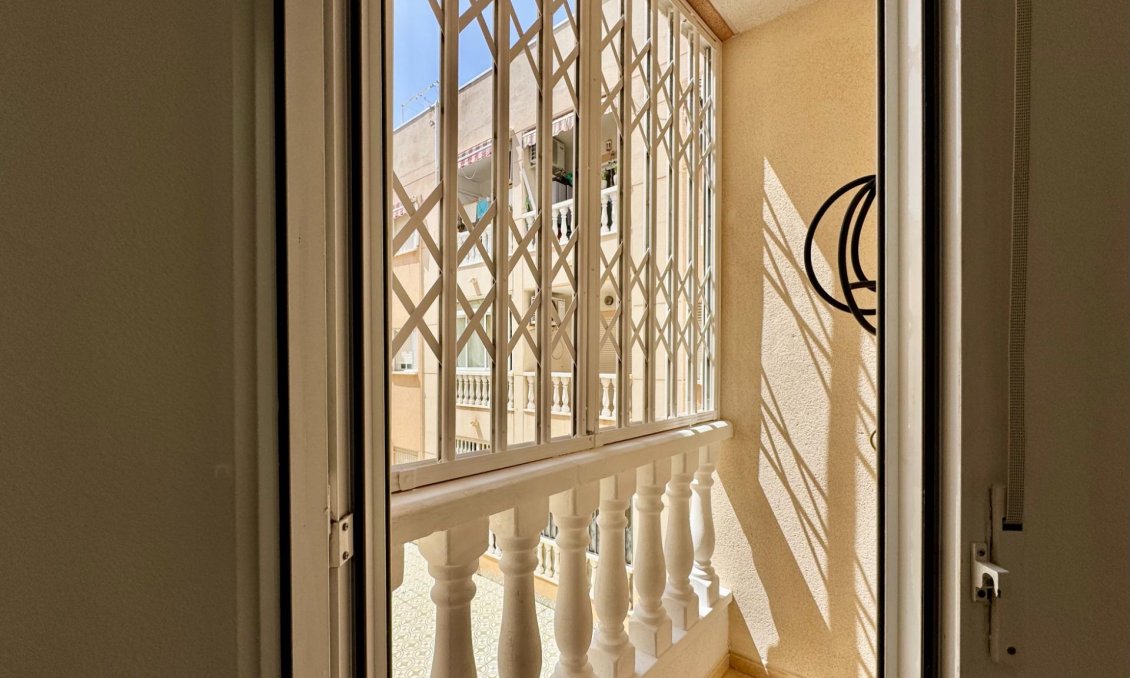 Segunda mano - Apartamento -
Torrevieja - Centro