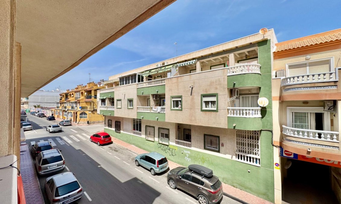 Segunda mano - Apartamento -
Torrevieja - Centro