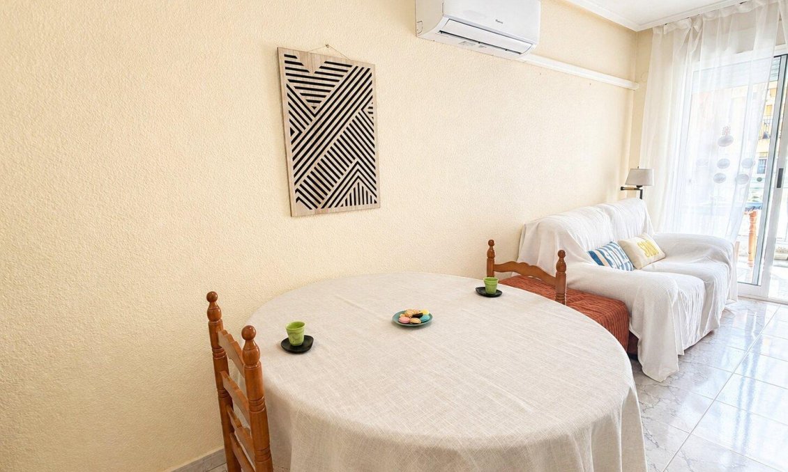 Revente - Appartement -
Torrevieja - Habaneras