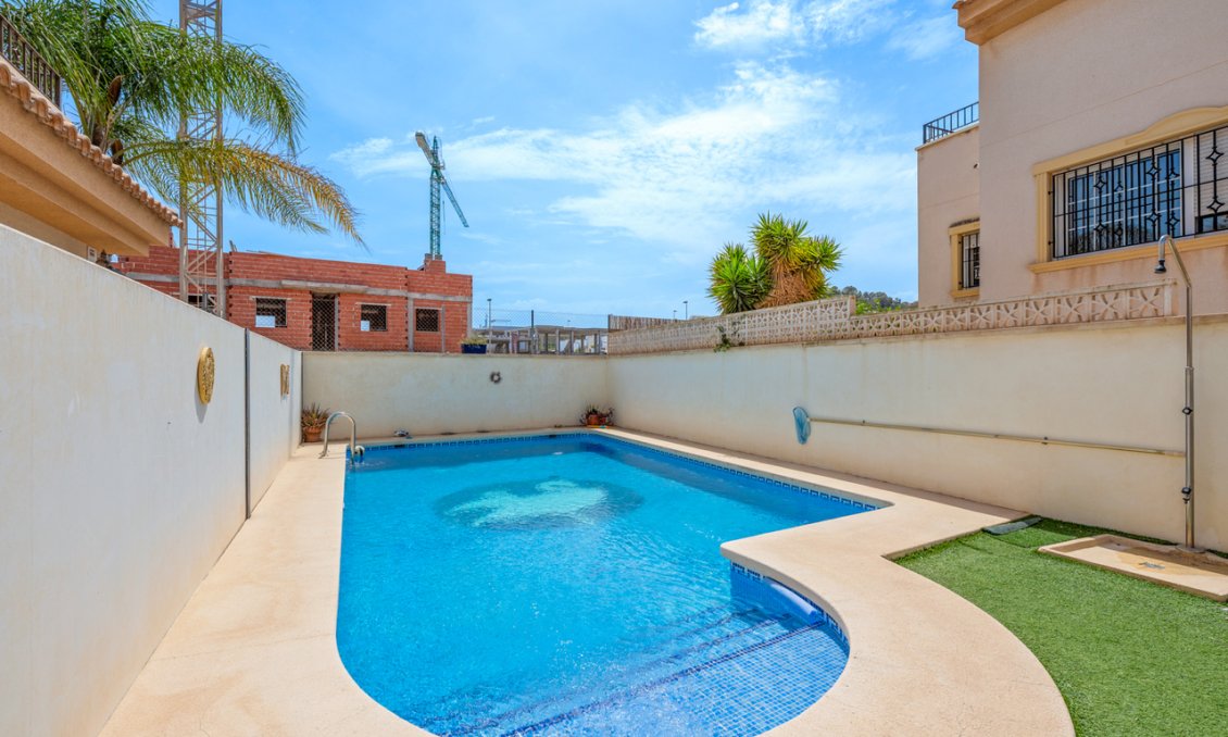 Segunda mano - Adosado -
San Miguel de Salinas - Inland