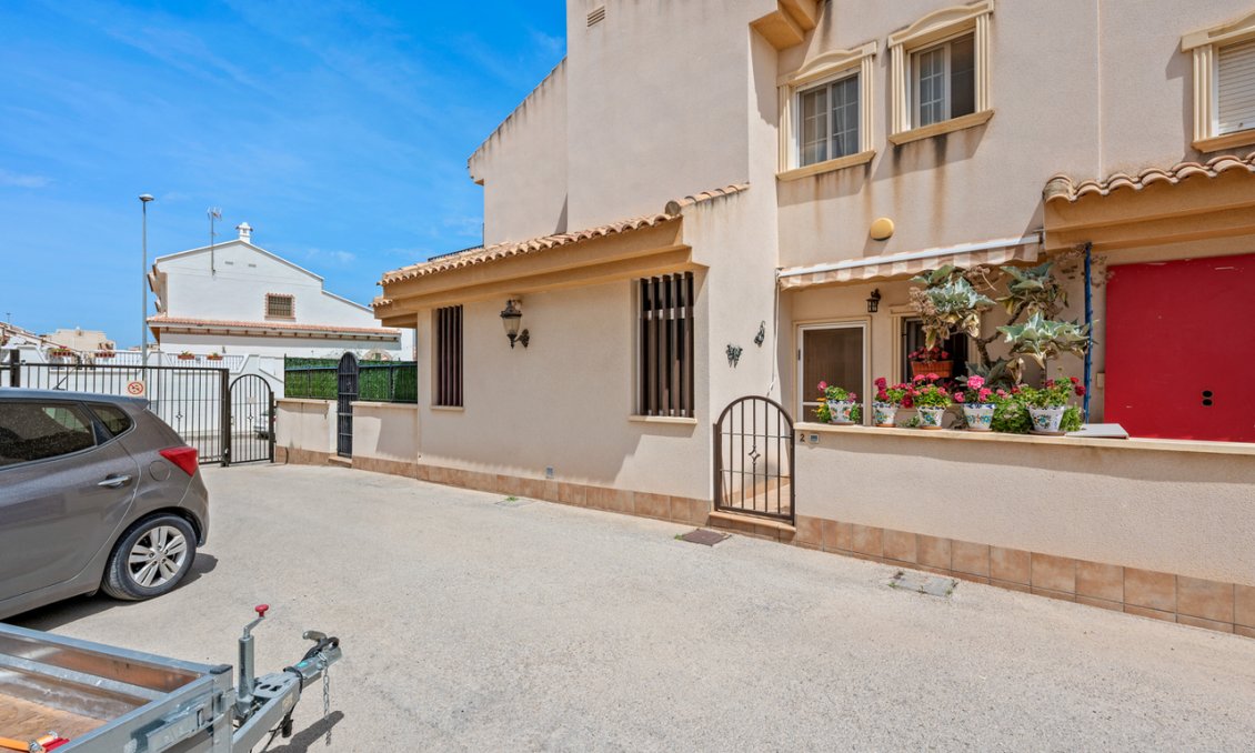 Segunda mano - Adosado -
San Miguel de Salinas - Inland