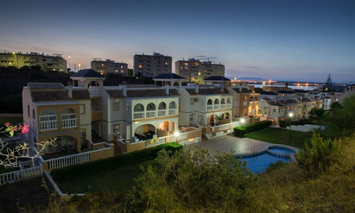 Revânzare - Apartament -
Torrevieja - La Mata