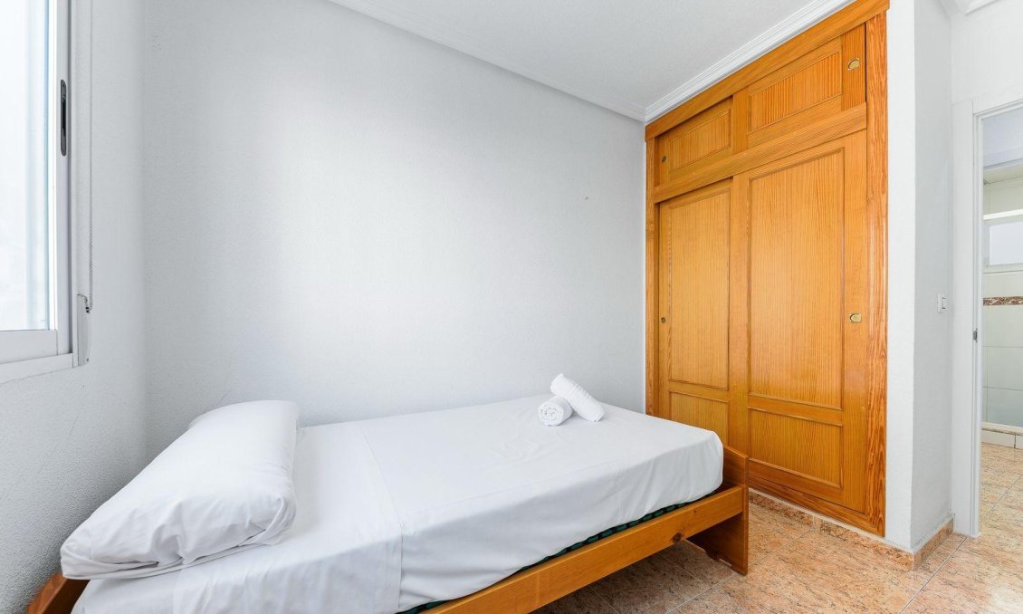 Segunda mano - Apartamento -
Torrevieja - Centro