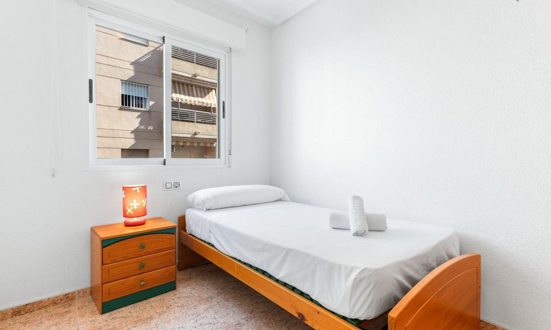 Segunda mano - Apartamento -
Torrevieja - Centro