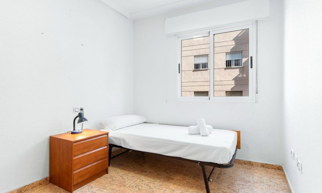 Segunda mano - Apartamento -
Torrevieja - Centro