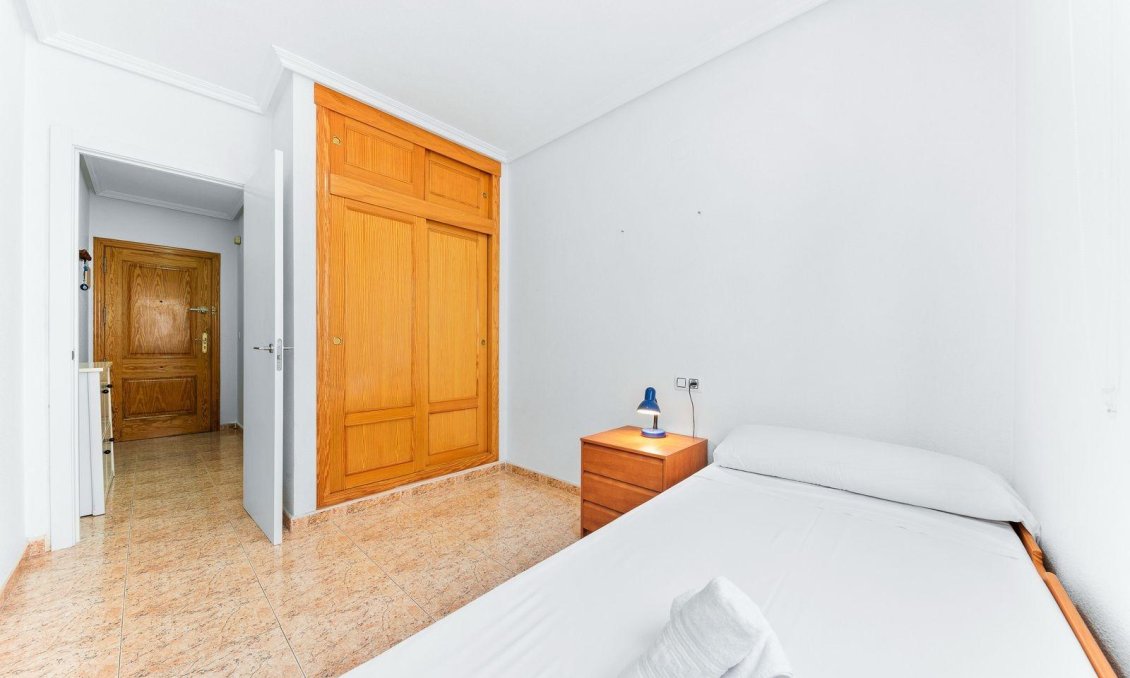 Segunda mano - Apartamento -
Torrevieja - Centro