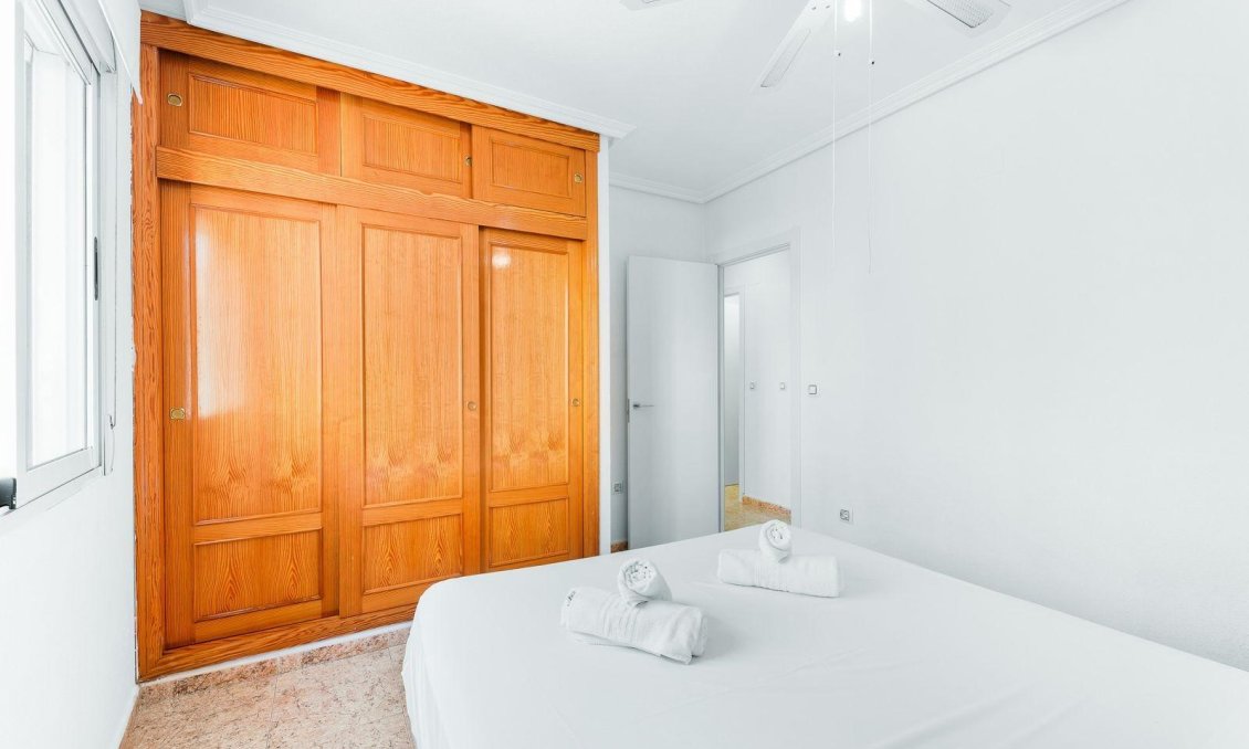 Segunda mano - Apartamento -
Torrevieja - Centro