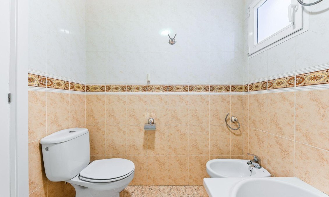 Segunda mano - Apartamento -
Torrevieja - Centro