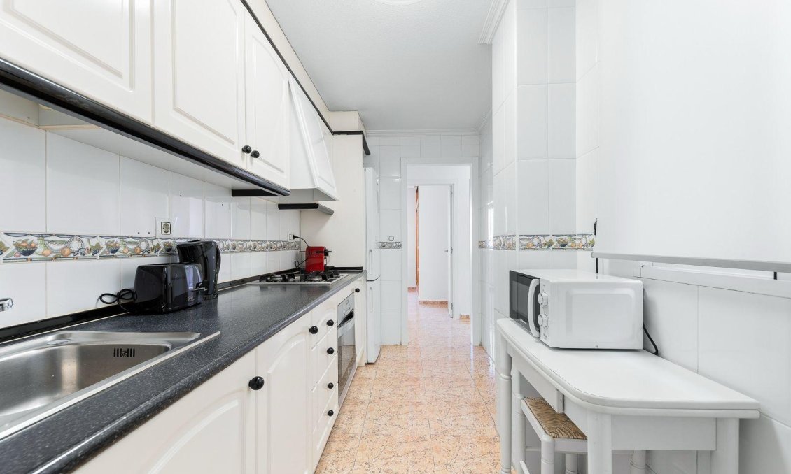 Segunda mano - Apartamento -
Torrevieja - Centro