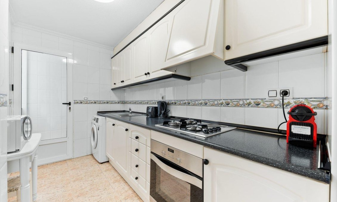 Segunda mano - Apartamento -
Torrevieja - Centro