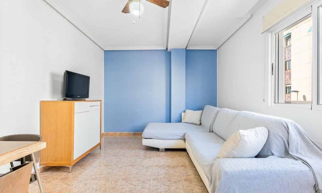 Segunda mano - Apartamento -
Torrevieja - Centro