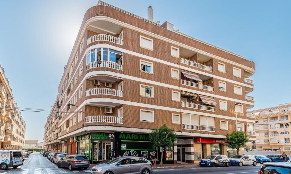 Segunda mano - Apartamento -
Torrevieja - Centro