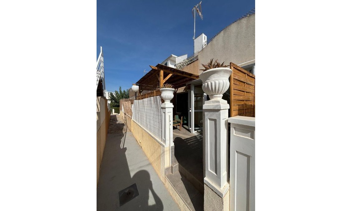 Segunda mano - Bungalow -
Torrevieja - Los Balcones