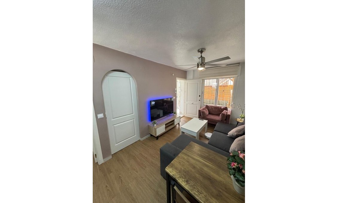 Segunda mano - Bungalow -
Torrevieja - Los Balcones