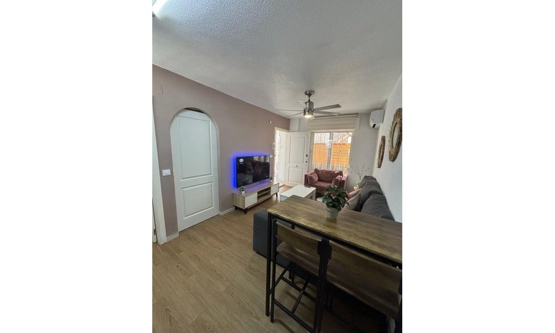 Segunda mano - Bungalow -
Torrevieja - Los Balcones