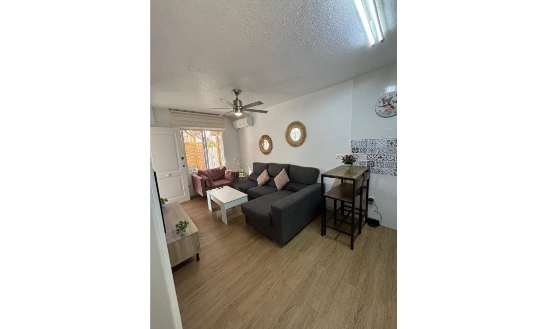 Segunda mano - Bungalow -
Torrevieja - Los Balcones