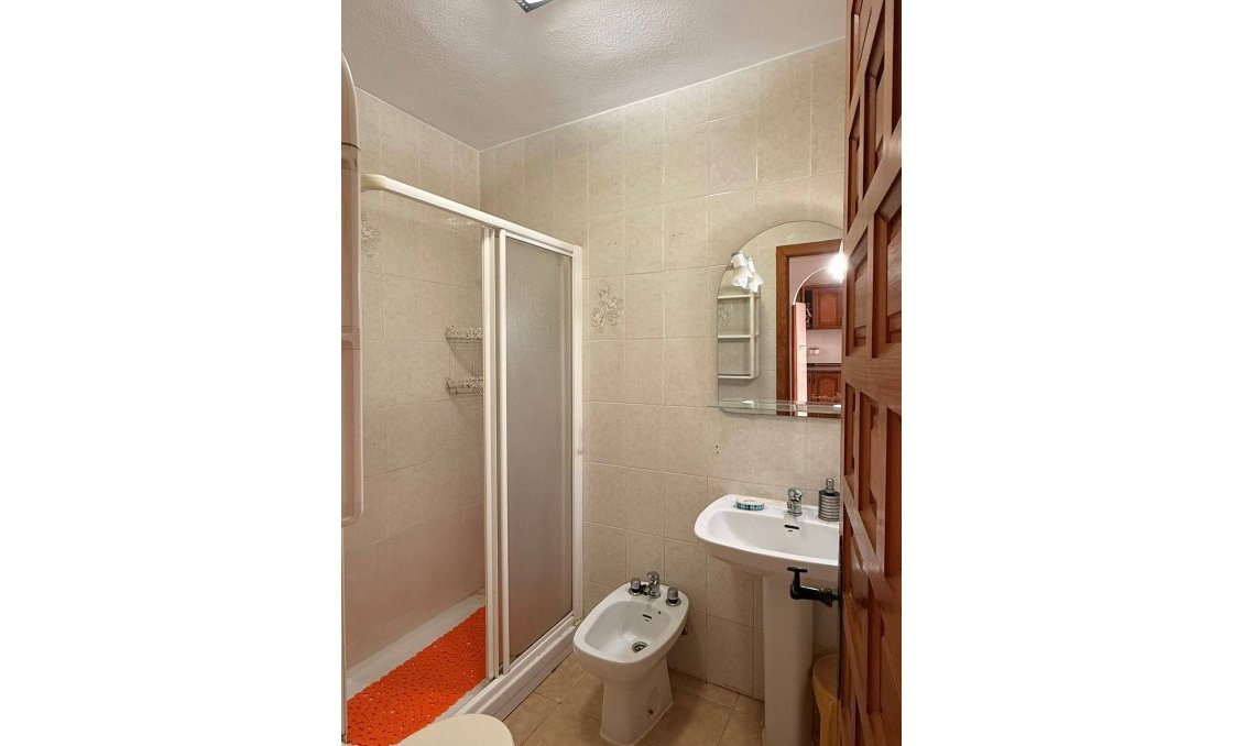 Wiederverkauf - Villa / Doppelhaushälfte -
Los Alcazares - Los Narejos-punta Calera