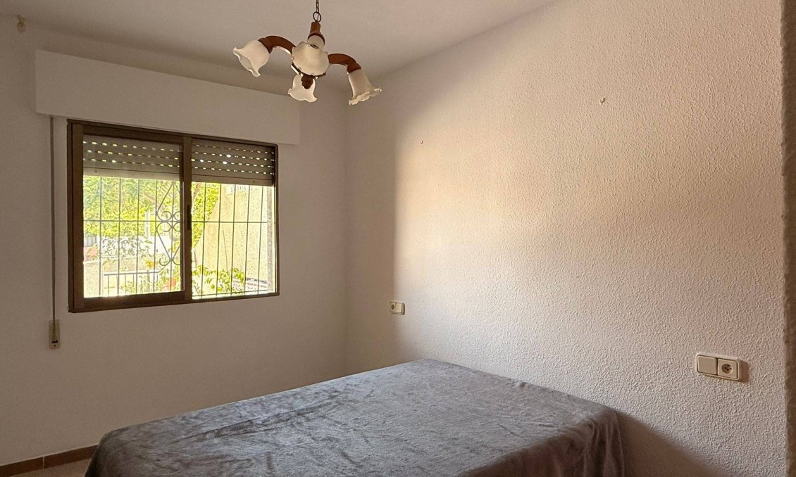 Wiederverkauf - Villa / Doppelhaushälfte -
Los Alcazares - Los Narejos-punta Calera