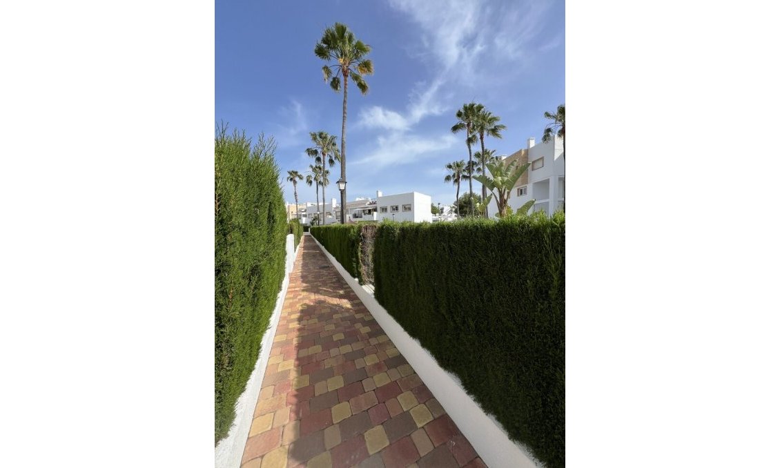 Wiederverkauf - Wohnung -
Orihuela Costa - Villamartín