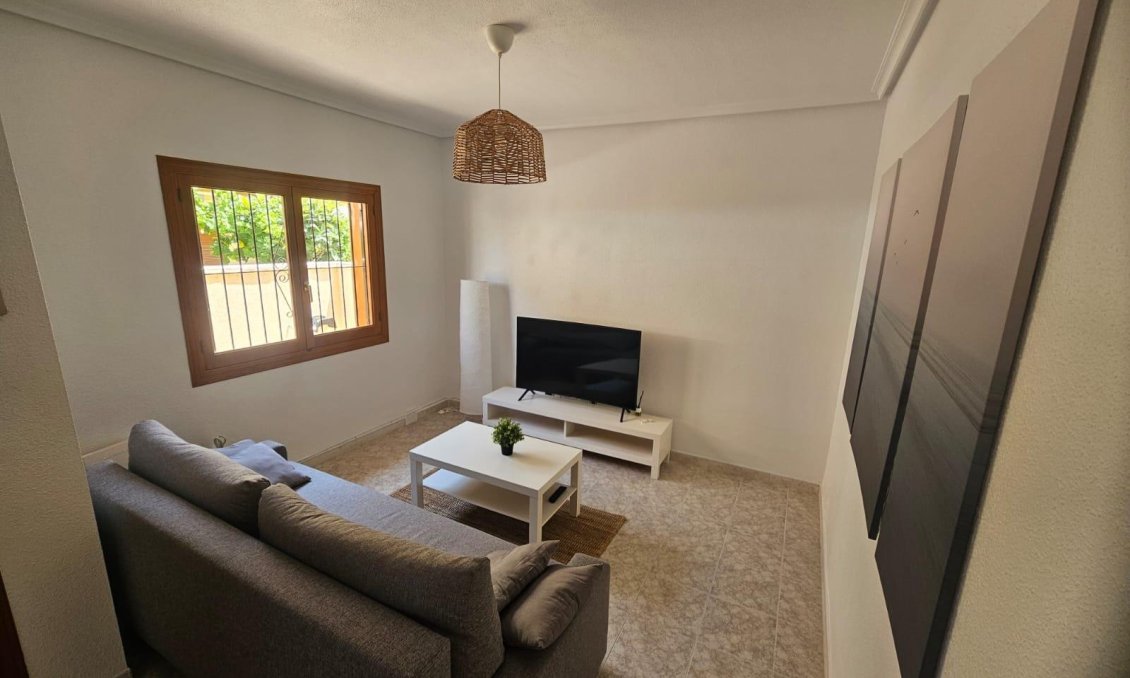 Wiederverkauf - Wohnung -
Orihuela Costa - La Zenia