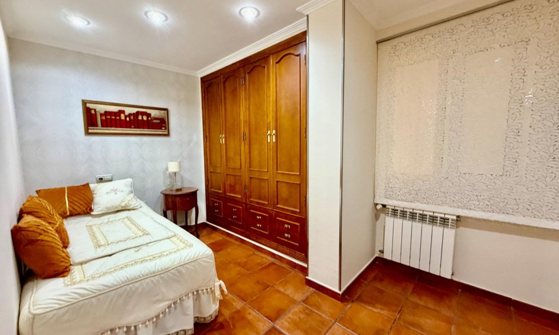 Wiederverkauf - Villa / Doppelhaushälfte -
Orihuela Costa - La Zenia