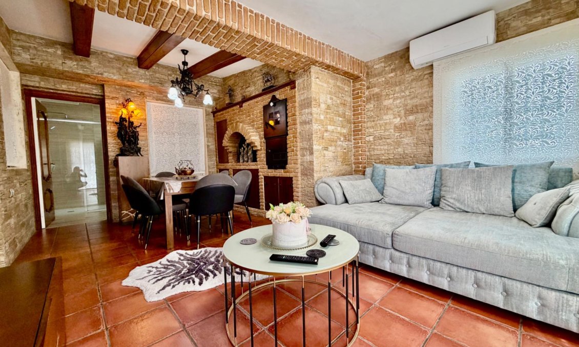 Wiederverkauf - Villa / Doppelhaushälfte -
Orihuela Costa - La Zenia