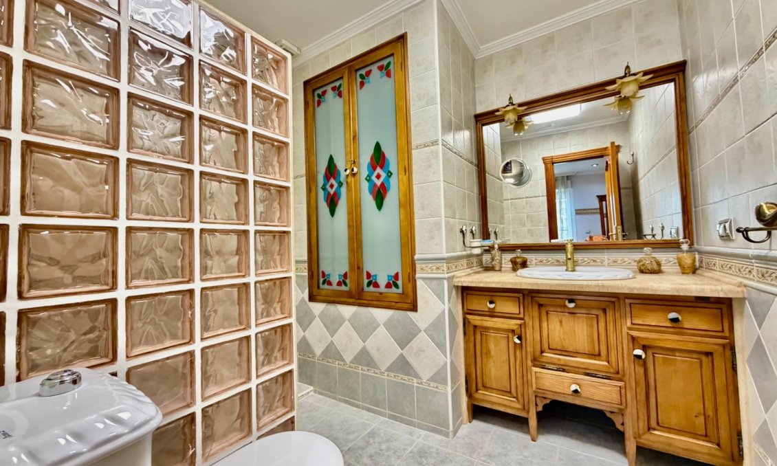 Wiederverkauf - Villa / Doppelhaushälfte -
Orihuela Costa - La Zenia