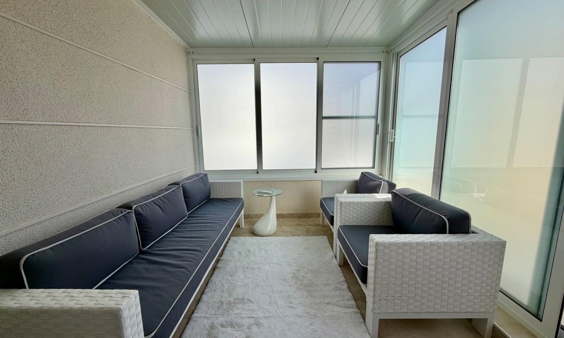 Wiederverkauf - Villa / Doppelhaushälfte -
Orihuela Costa - La Zenia