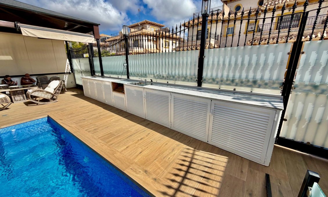 Wiederverkauf - Villa / Doppelhaushälfte -
Orihuela Costa - La Zenia