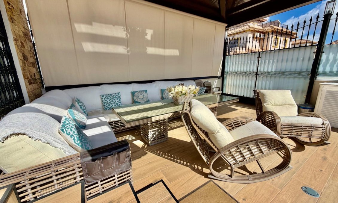 Wiederverkauf - Villa / Doppelhaushälfte -
Orihuela Costa - La Zenia