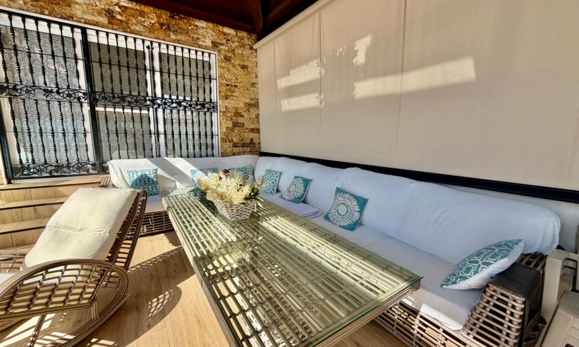 Wiederverkauf - Villa / Doppelhaushälfte -
Orihuela Costa - La Zenia