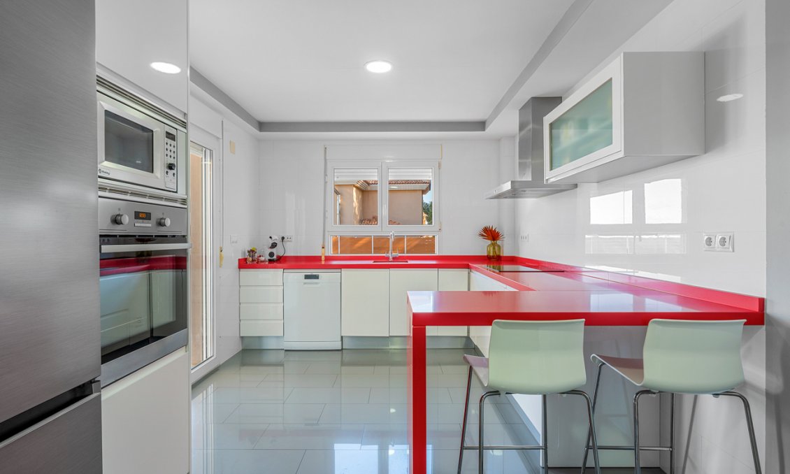 Resale - Villa -
Ciudad De Las Comunicaciones - Costa Blanca