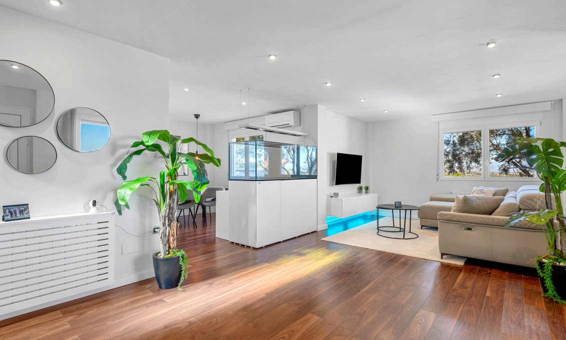 Resale - Villa -
Ciudad De Las Comunicaciones - Costa Blanca