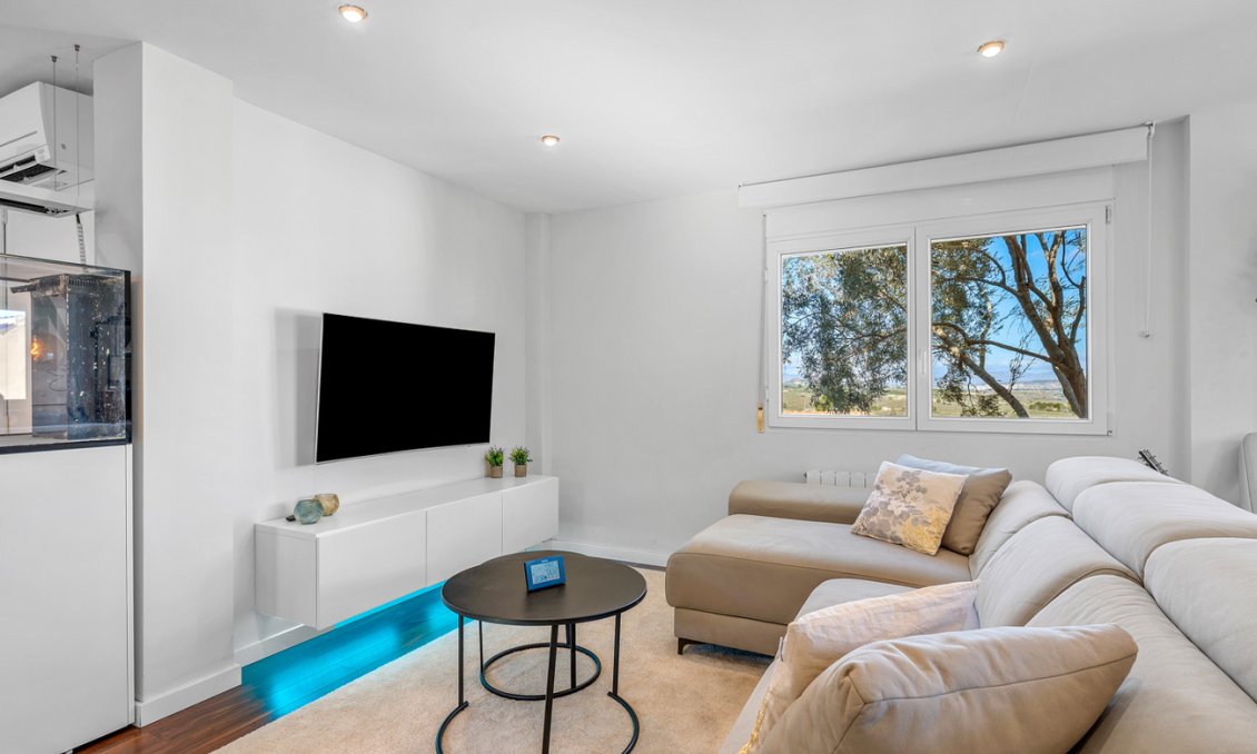 Resale - Villa -
Ciudad De Las Comunicaciones - Costa Blanca