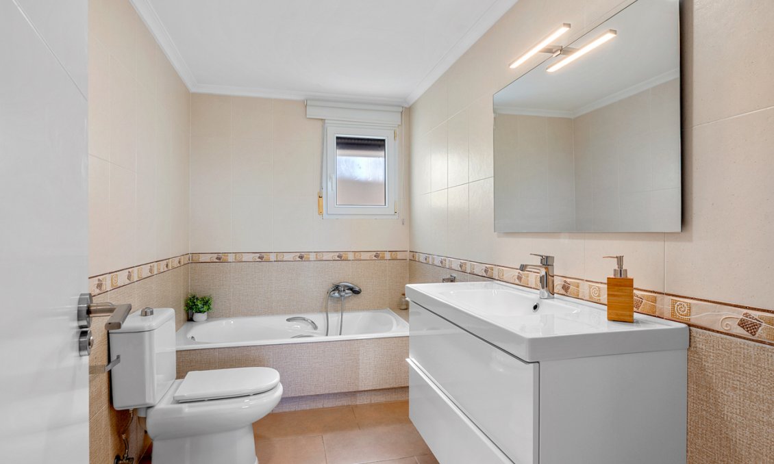 Resale - Villa -
Ciudad De Las Comunicaciones - Costa Blanca