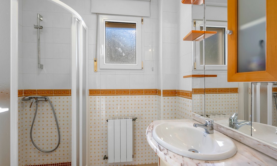 Resale - Villa -
Ciudad De Las Comunicaciones - Costa Blanca