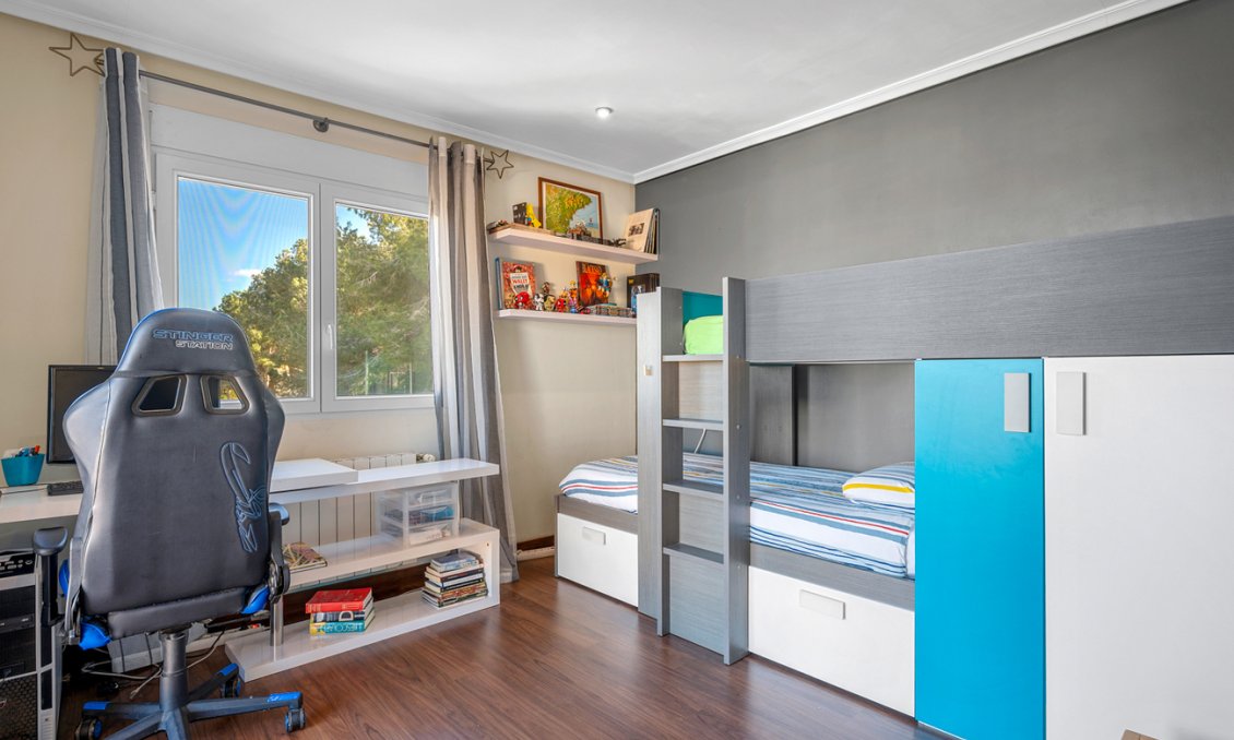Resale - Villa -
Ciudad De Las Comunicaciones - Costa Blanca