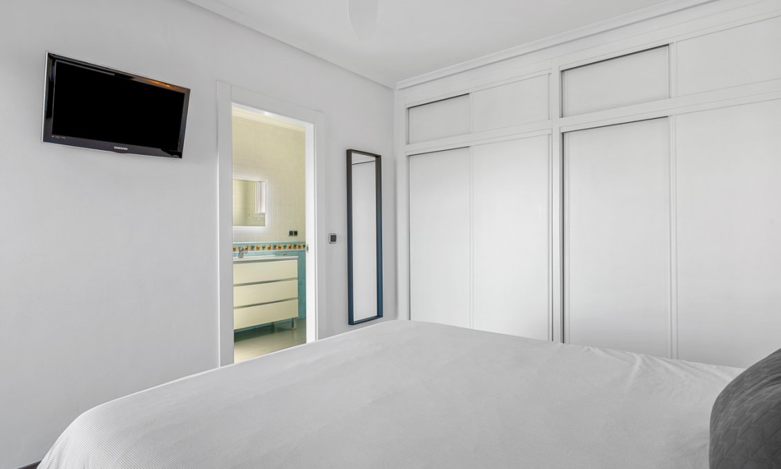 Resale - Villa -
Ciudad De Las Comunicaciones - Costa Blanca