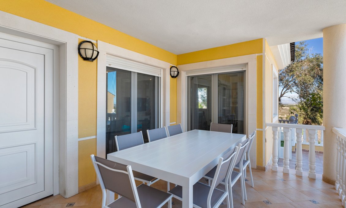 Resale - Villa -
Ciudad De Las Comunicaciones - Costa Blanca