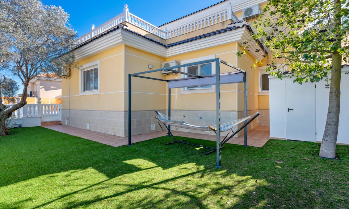 Resale - Villa -
Ciudad De Las Comunicaciones - Costa Blanca