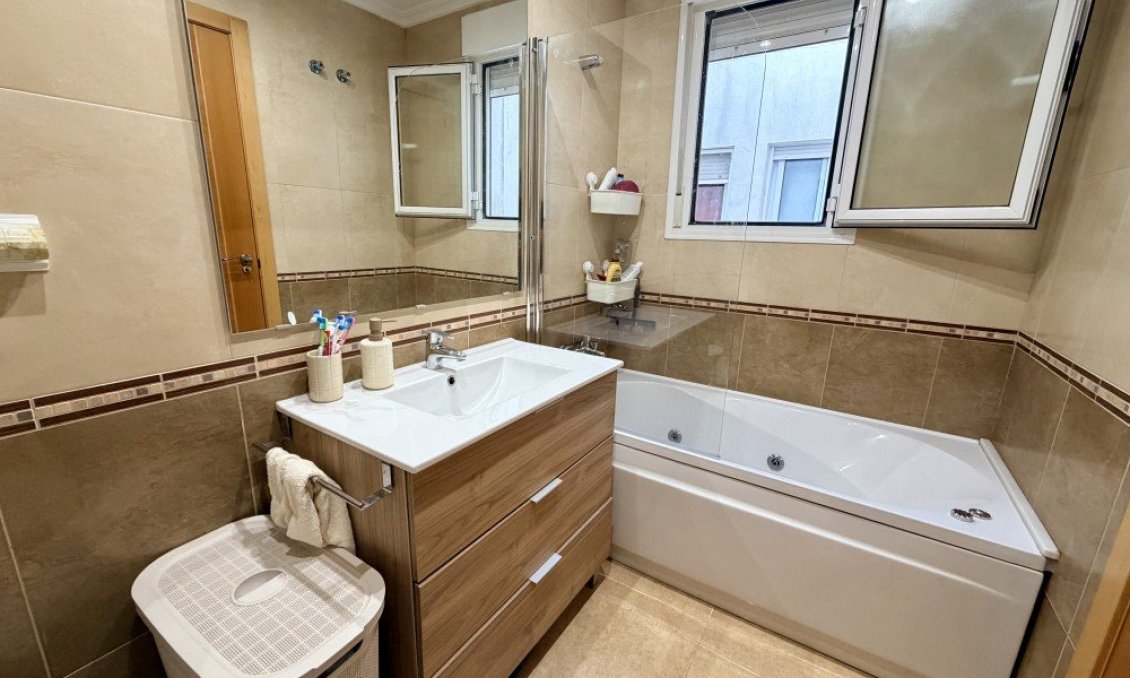 Revente - Appartement -
Dolores - Costa Blanca