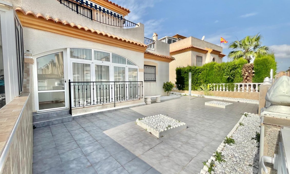 Resale - Townhouse -
Orihuela Costa - Playa Flamenca