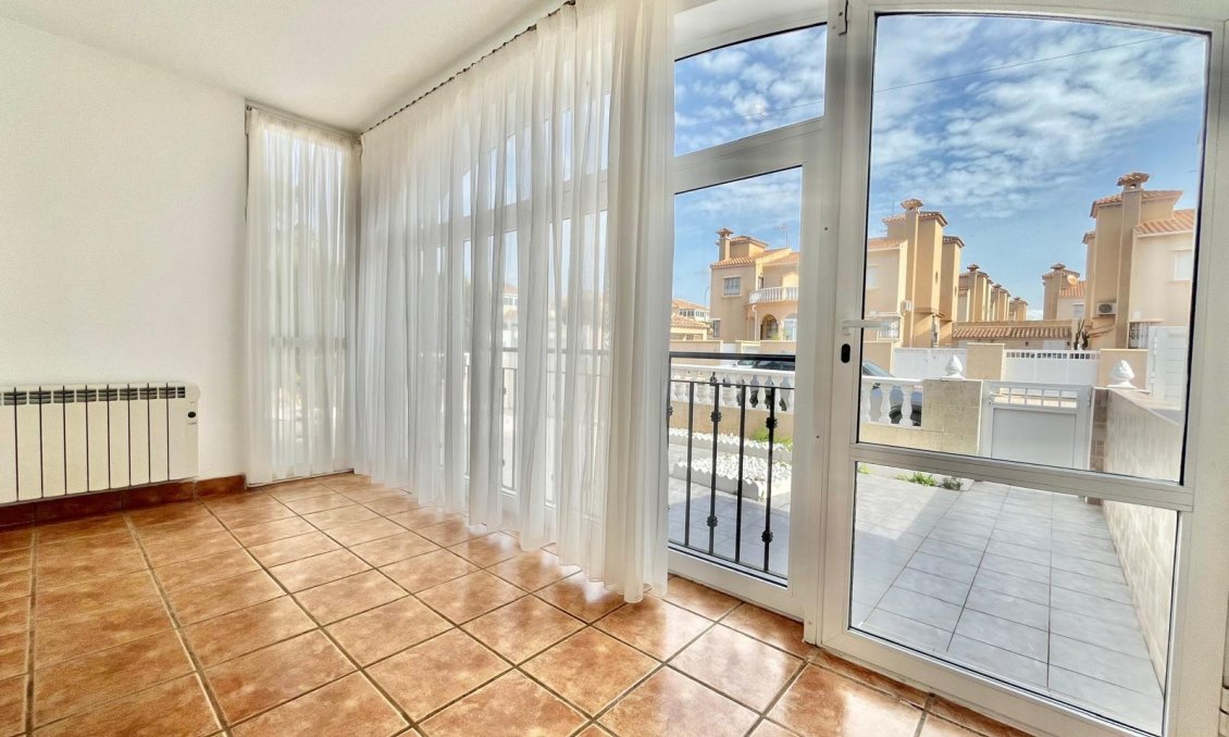 Resale - Townhouse -
Orihuela Costa - Playa Flamenca